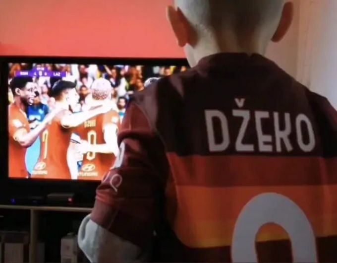 Džeko upoznao dječaka Davida i poklonio mu dres