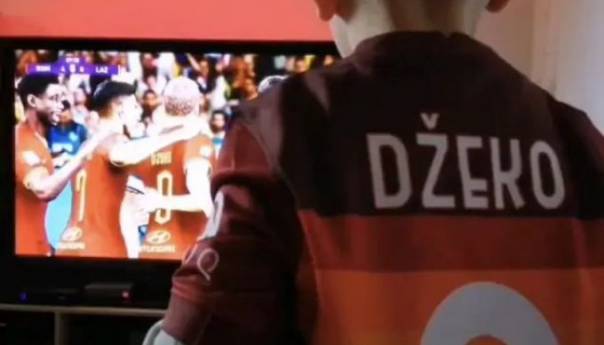 Džeko upoznao dječaka Davida i poklonio mu dres