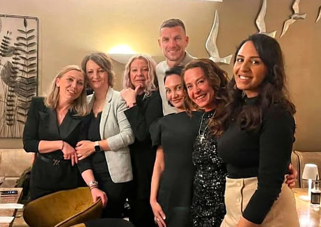 Džeko večerao s Barbarezom i Katićem pa uljepšao večer slavljenicama