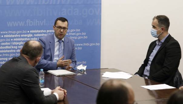 Džindić potpisao ugovore s korisnicima subvencija iz Programa utroška sredstava