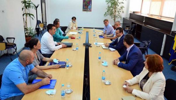 Džindić s Upravom i NO kompanije 'Zrak' o problemima u poslovanju