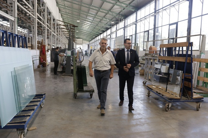 Džindić u kompaniji Termoglas: 150 zaposlenih radnika