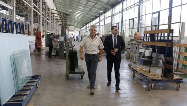 Džindić u kompaniji Termoglas: 150 zaposlenih radnika