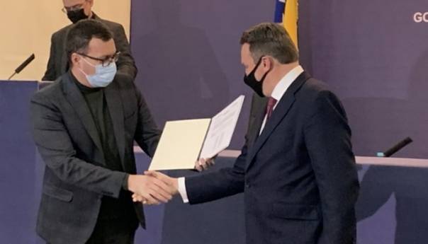 Džindić uručio dozvolu za eksploataciju, investicija u Varešu 180 miliona dolara