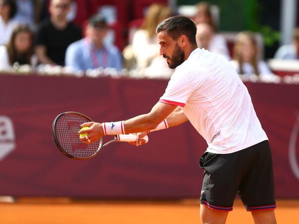 Džumhur dominantno do osmine finala ATP turnira u Bukureštu