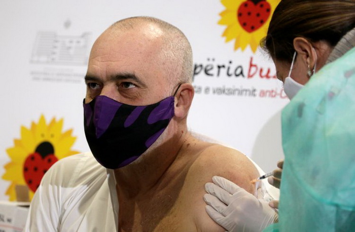Edi Rama primio vakcinu protiv korone