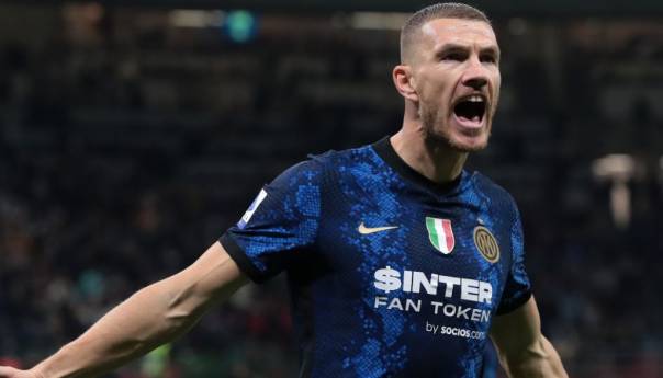 Edin Džeko za pet minuta postigao dva gola protiv Shakhtara