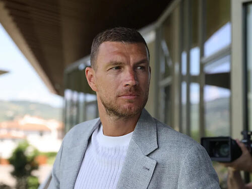 Edin Džeko potpisao za Fiorentinu!