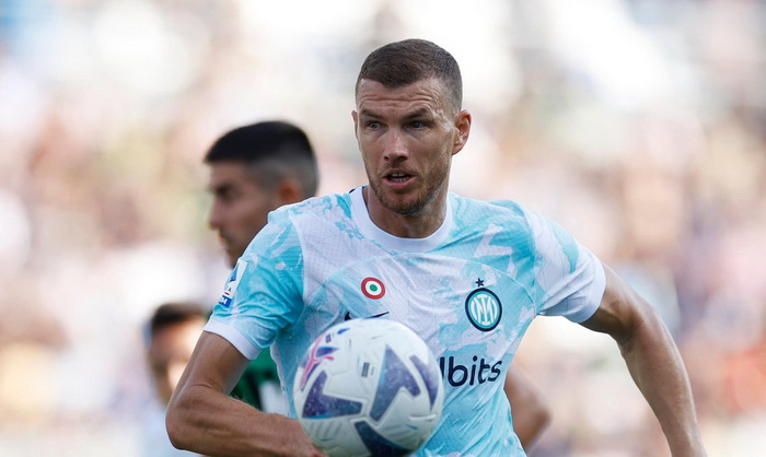 Edin Džeko u idealnom timu kola Serije A