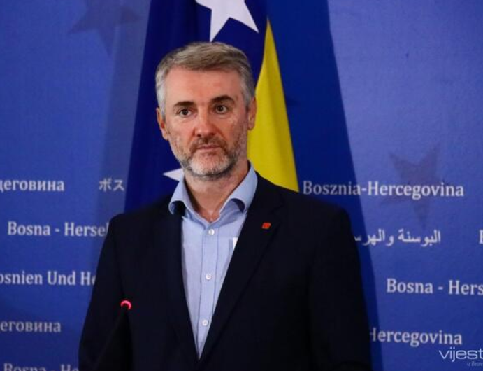 Edin Forto: Uvodimo vještačku inteligenciju u državne institucije