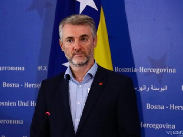 Edin Forto: Uvodimo vještačku inteligenciju u državne institucije