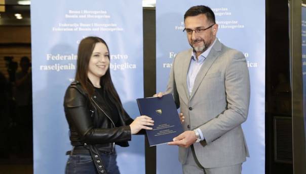 EDIN RAMIĆ - UVIJEK NA RASPOLAGANJU POVRATNICIMA