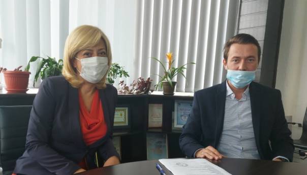 Edita Đapo uručila okolišnu dozvolu Aerodromu Bihać