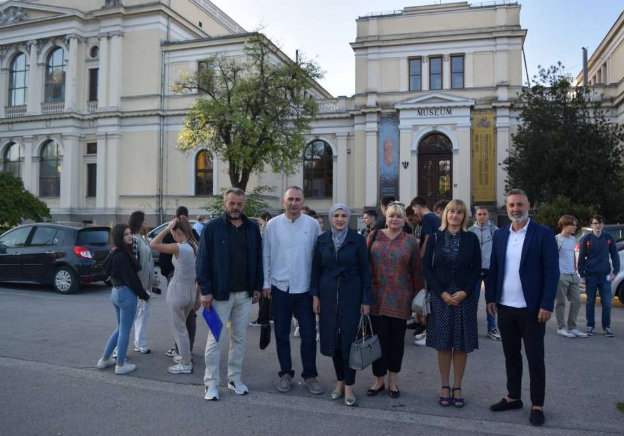 Edukacija o genocidu: Sarajevski srednjoškolci otputovali u Srebrenicu