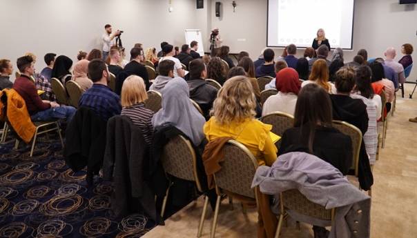 Edukacijom mladih protiv govora mržnje na društvenim mrežama