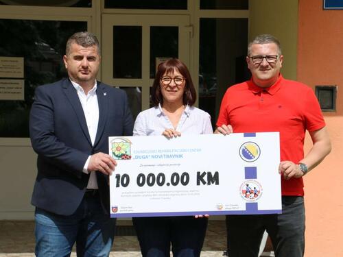 Edukacijsko-rehabilitacijskom centru 'Duga' uručena donacija od humanitarne utakmice