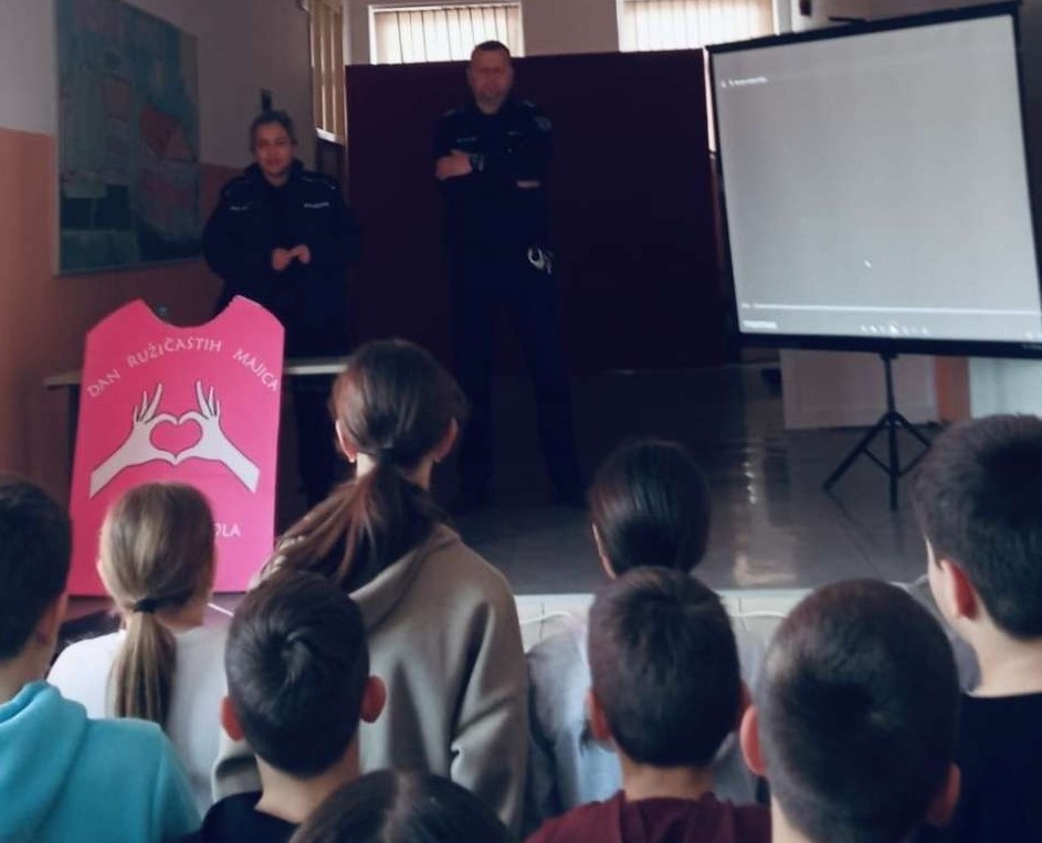 Edukativna radionica u Stocu povodom Dana ružičastih majica