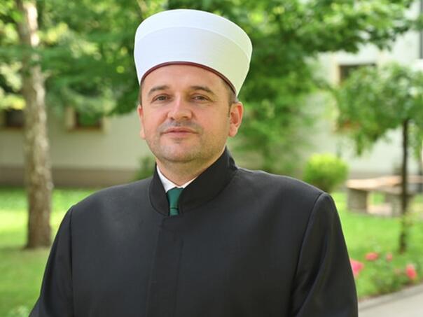 Ef. Brašnjić: Arefat nas uči poniznosti i ljubavi prema domovini