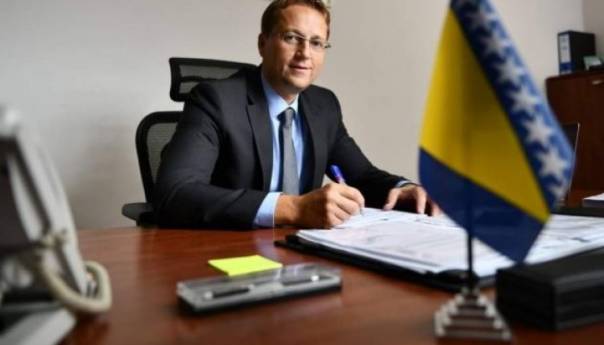 Efendić: Apsurd zatvarati Tešanj ili Živinice zbog nerada Forte u KS