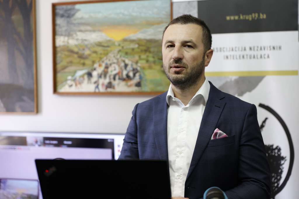 Efendić: Državni udar traje veoma dugo, nije akutan, nego hroničan