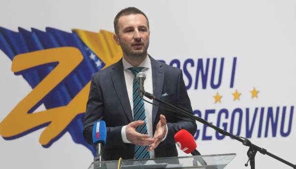 Efendić: Izmjene Ustava će trasirati put prema raspadu