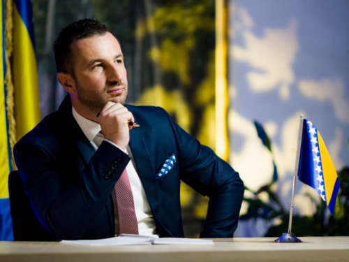 Efendić o povlačenju sankcija Dodiku: Posljedica unutrašnjih slabosti