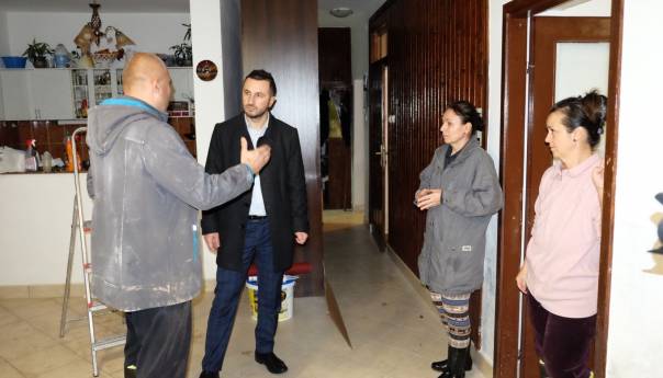 Efendić posjetio stanovnike naselja zahvaćenih poplavama