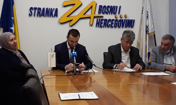 Efendić: Stranka za BiH poziva političke stranke na dijalog