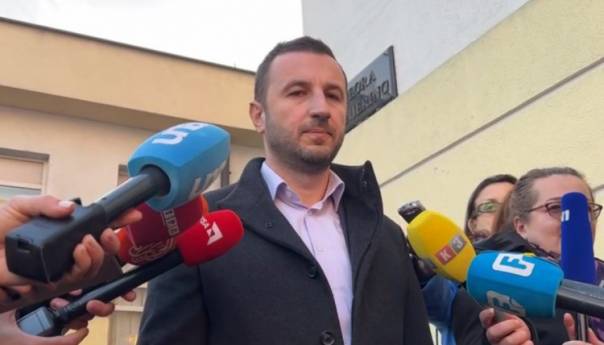 Efendić: Tražili smo povlačenje Zakona o imovini, to je minimum