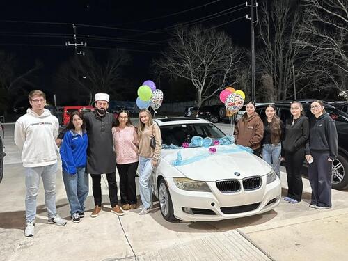 Efendija Sadik na poklon od džematlija dobio luksuzni BMW