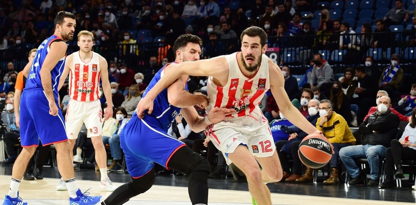 Efes na krilima Micića i Pleissa savladao Zvezdu