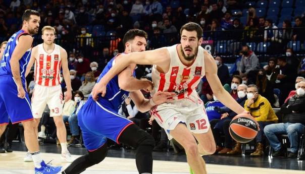Efes na krilima Micića i Pleissa savladao Zvezdu