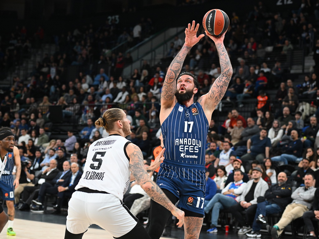 Efes slavio nakon produžetka i zaustavio Partizanov niz