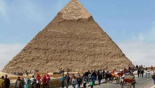 Egipat ponovo otvorio aerodrome, muzeje i piramide