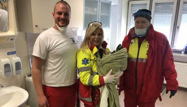 Ekipa Hitne pomoći porodila Sarajku u njenom stanu