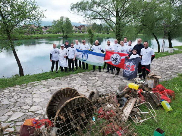 Ekološka akcija Ronilačkog kluba 'Neptun', u centru Bihaća izvučena neeksplodirana granata
