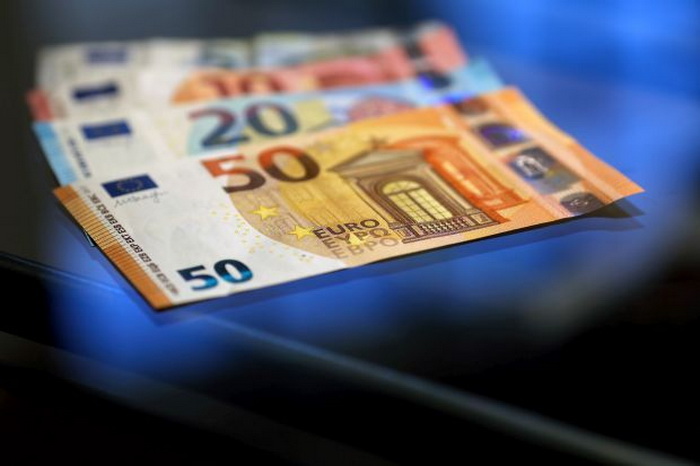 Ekonomski analitilčari - euro ušao u recesiju
