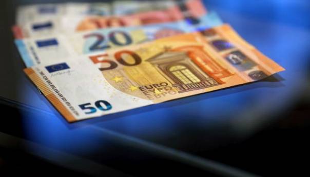 Ekonomski analitilčari - euro ušao u recesiju