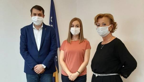 Ekonomski fakultet UNZE daje priliku svojim studentima