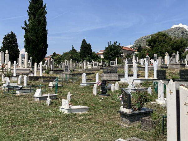 Ekshumacija u Mostaru na lokalitetu Šarića harem