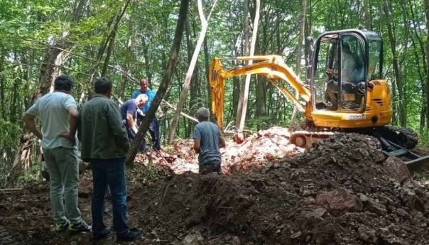 Ekshumacija u Vlasenici, pronađeni posmrtni ostaci jedne osobe