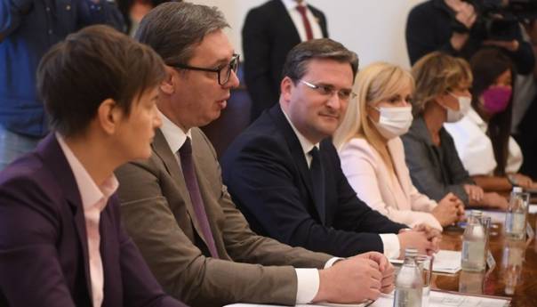 Eksperti očitali lekciju Vučiću: Kako se imenuje visoki predstavnik