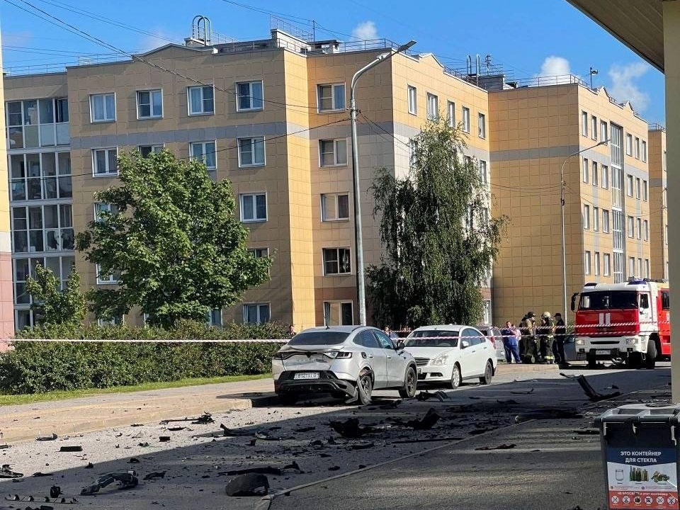 Eksplodirao automobil ruskog vojnika u Sankt Peterburgu, muškarac poginuo