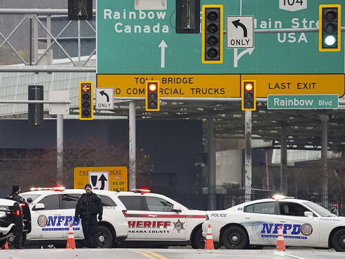 Eksplozija auta na granici Kanade i SAD, dvoje mrtvih, FBI vodi istragu