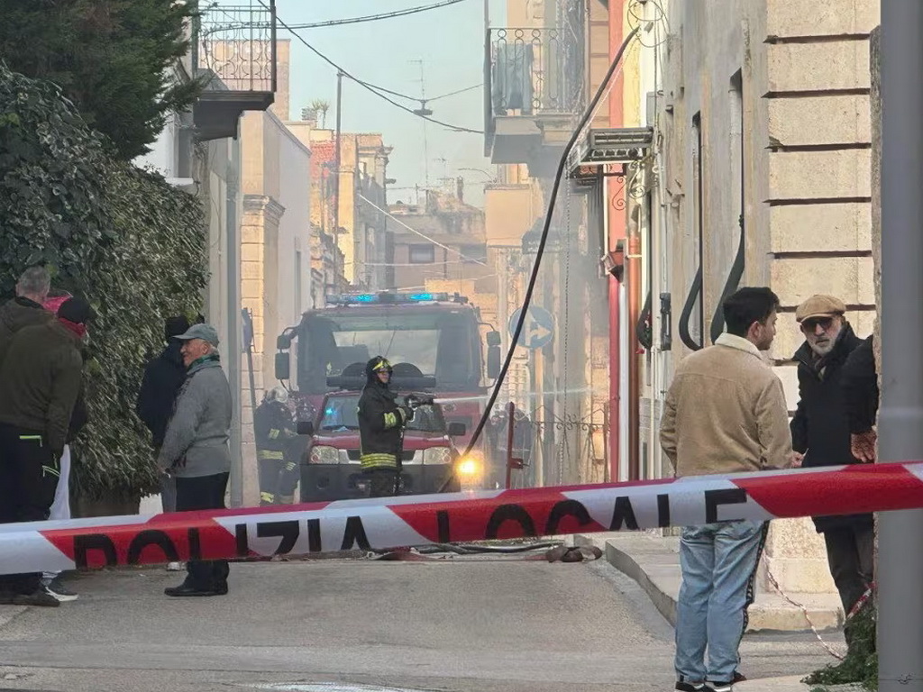 Eksplozija gasa srušila zgradu u Italiji: Dvoje mrtvih