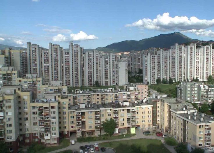 Eksplozija na Alipašinom polju u Sarajevu, oštećeno nekoliko vozila i objekata