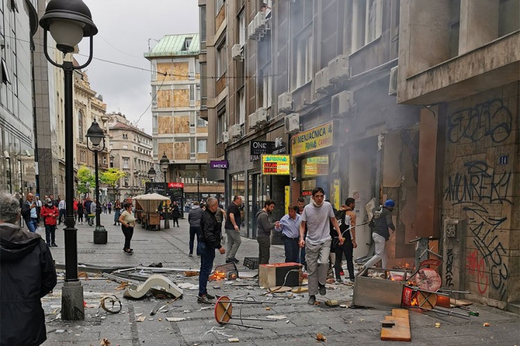 Eksplozija u centru Beograda, više osoba povrijeđeno