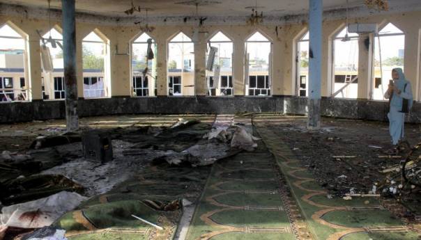 Najmanje 30 poginulih i 200 povrijeđenih u napadu na džamiju