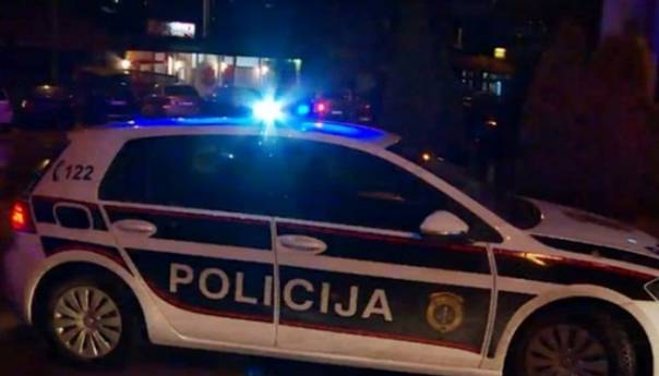 Eksplozija u Sarajevu, oštećeni automobili i ugostiteljski objekat