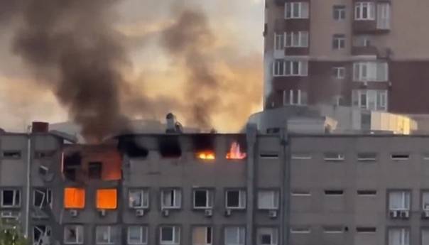 Eksplozije u središtu Kijeva uz upozorenje na zračni napad